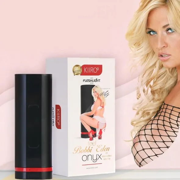SexShop - Masturbator teledildoniczny - Kiiroo Onyx Teledildonic Masturbator cyberseks Bobbi Eden - online